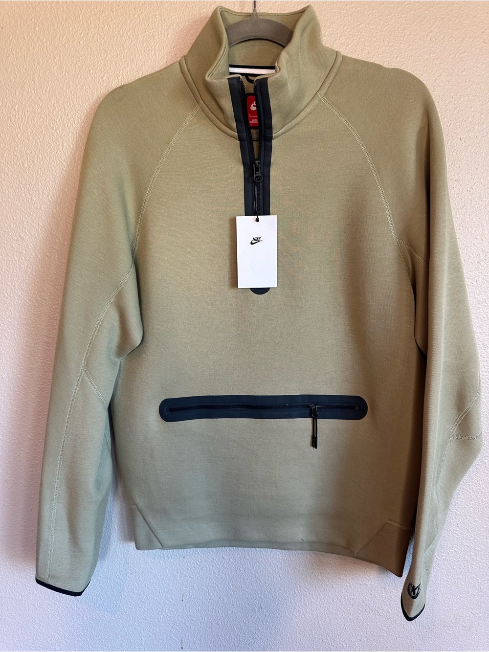 Nike men’s tech fleece pullover ½ zip, olive